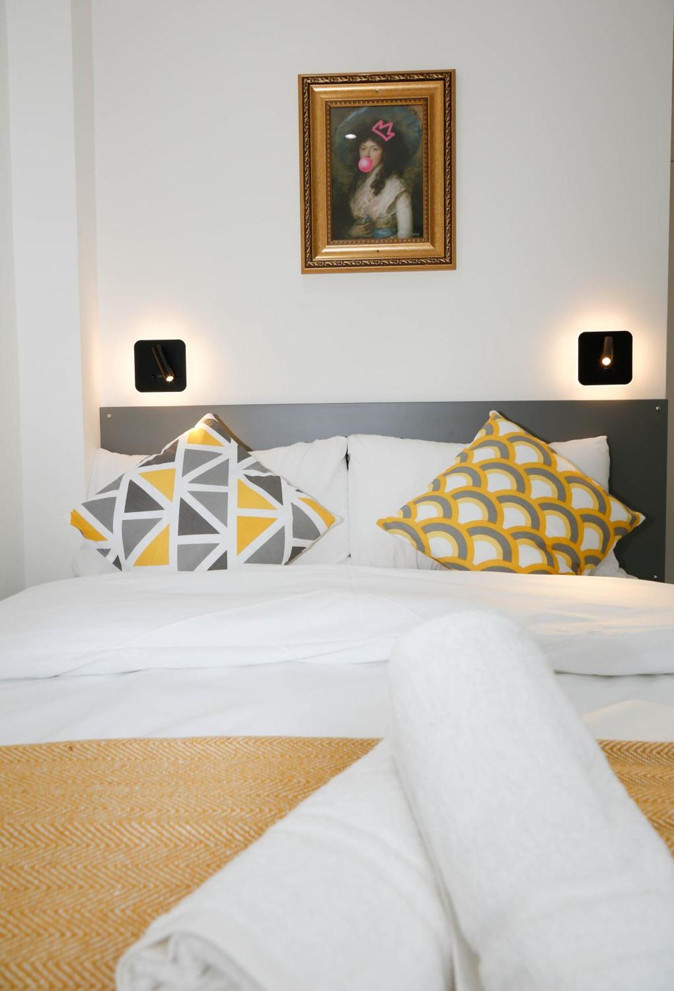 New Luxury Apartments In Central London Next To Shops, Cafes, Bars & Metro Exterior foto
